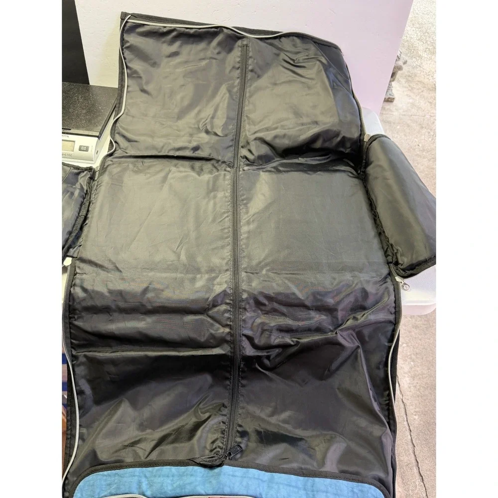 Biaggi Hang-2-Duffle Garment Bag Blue Crinkle Nylon Convertible Travel Suit